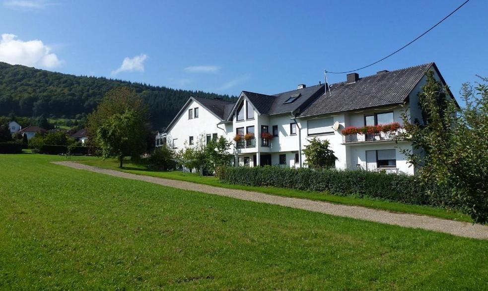 Ferienwohnung Weingut Harald Ludwig Osann-Monzel Exterior foto