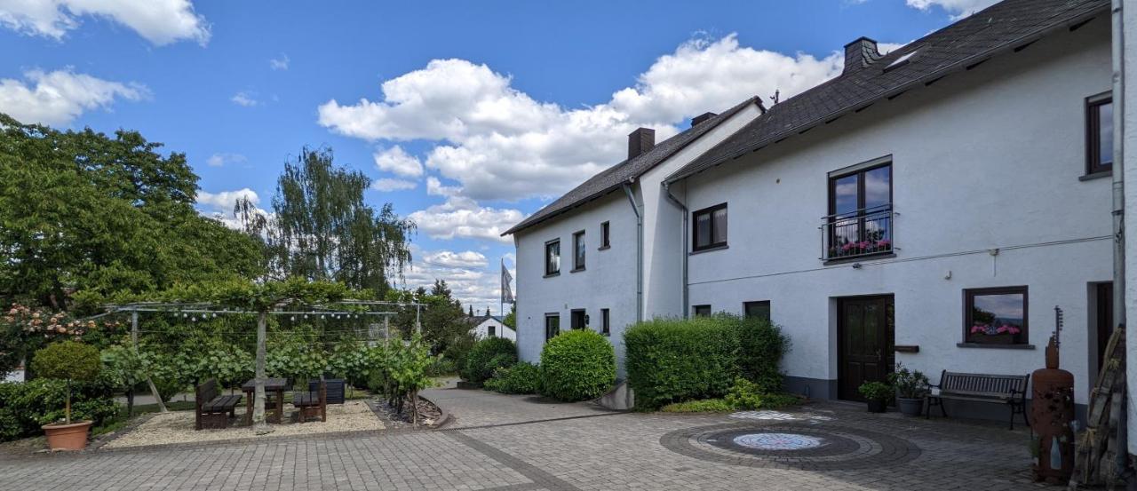 Ferienwohnung Weingut Harald Ludwig Osann-Monzel Exterior foto