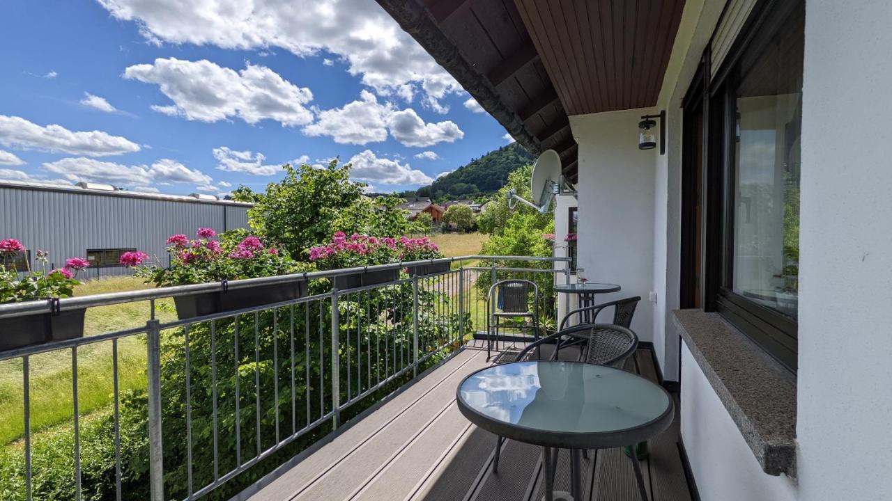 Ferienwohnung Weingut Harald Ludwig Osann-Monzel Exterior foto